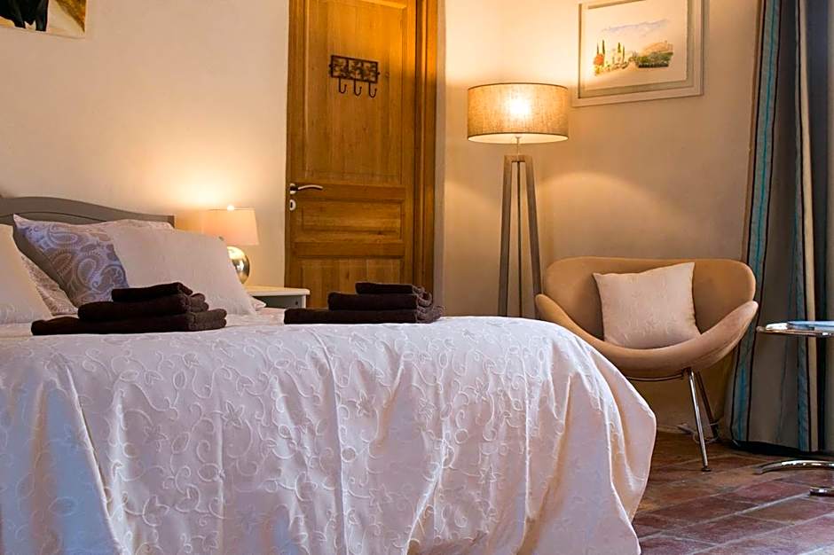 Mas de la Rivoire B&B