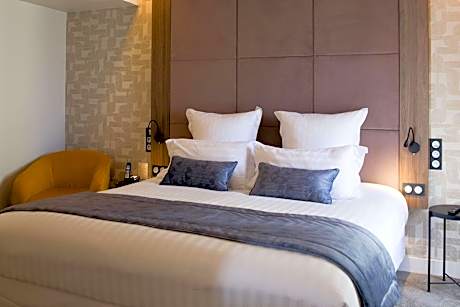 King Suite with Living Room Area