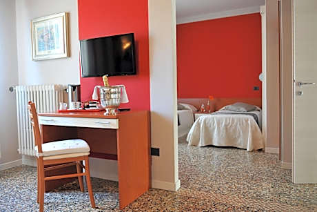 Comfort Quadruple Room with Lake View