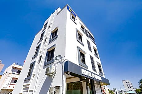 HOTEL D GRAND