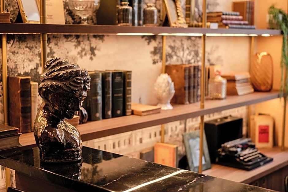 Kyriad Paris 10 - Canal Saint Martin - République