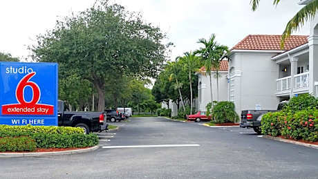 Studio 6-West Palm Beach, FL