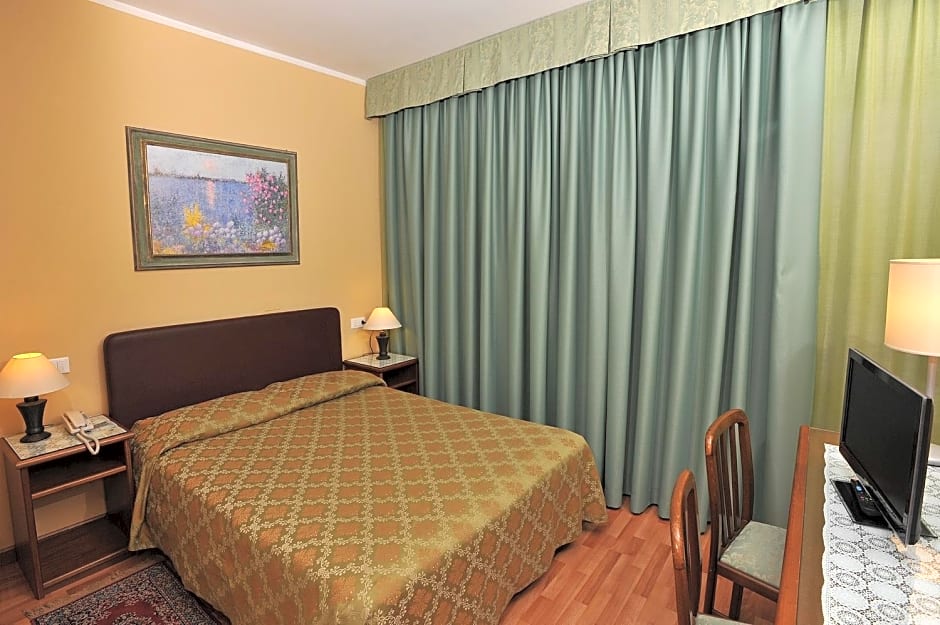 Hotel Lago Verde