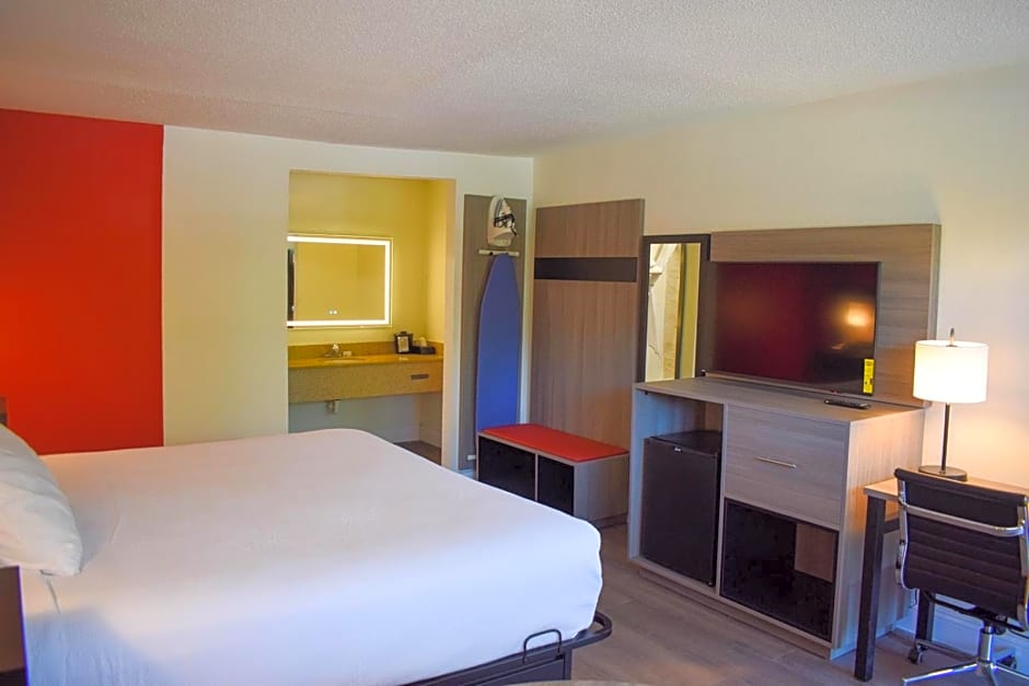 Ramada by Wyndham Cleveland Airport West