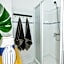 Central location in a great complex with 300mbps internet