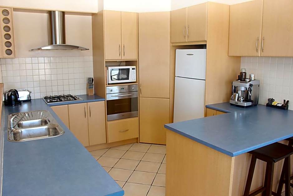 The Lighthouse - Beachfront Accommodation