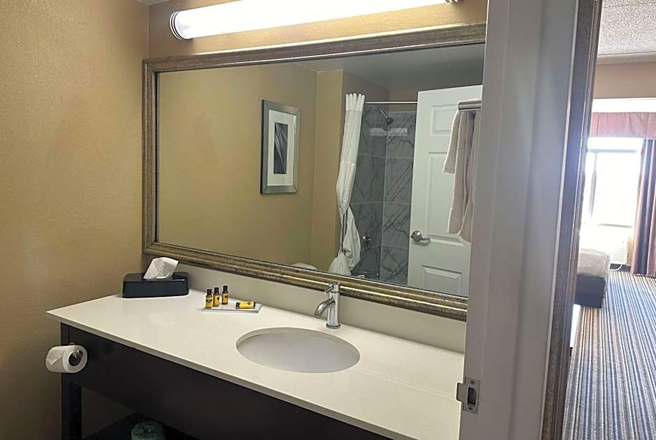 Wingate by Wyndham Harrisburg Near Hershey