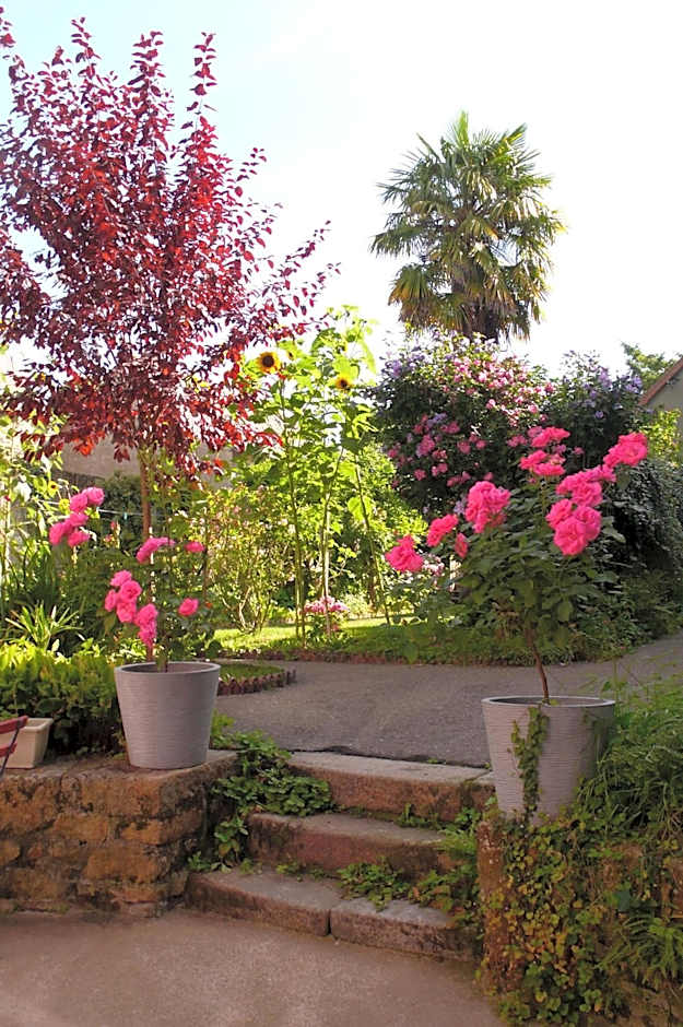 Villa Mons