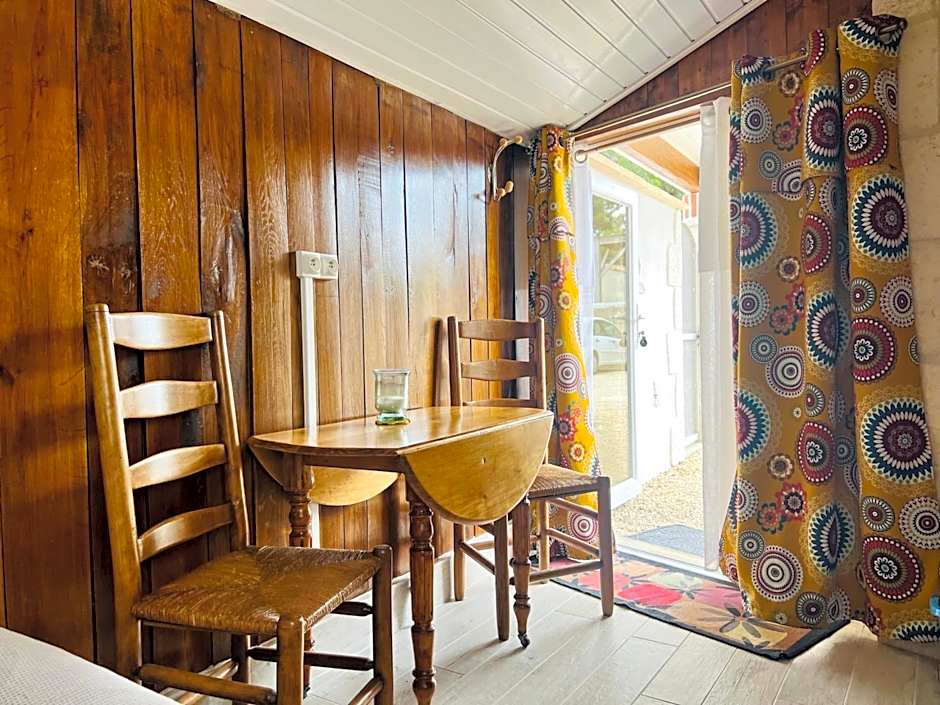 Le Mas des Mathes, Chambres d'hôtes, Studios
