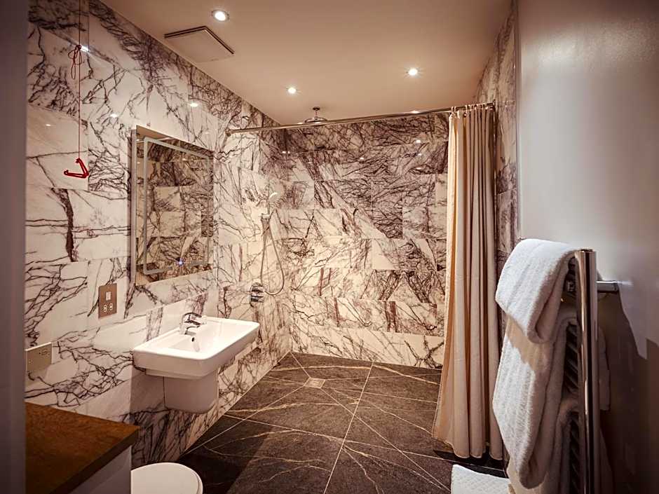 The Varsity Hotel & Spa