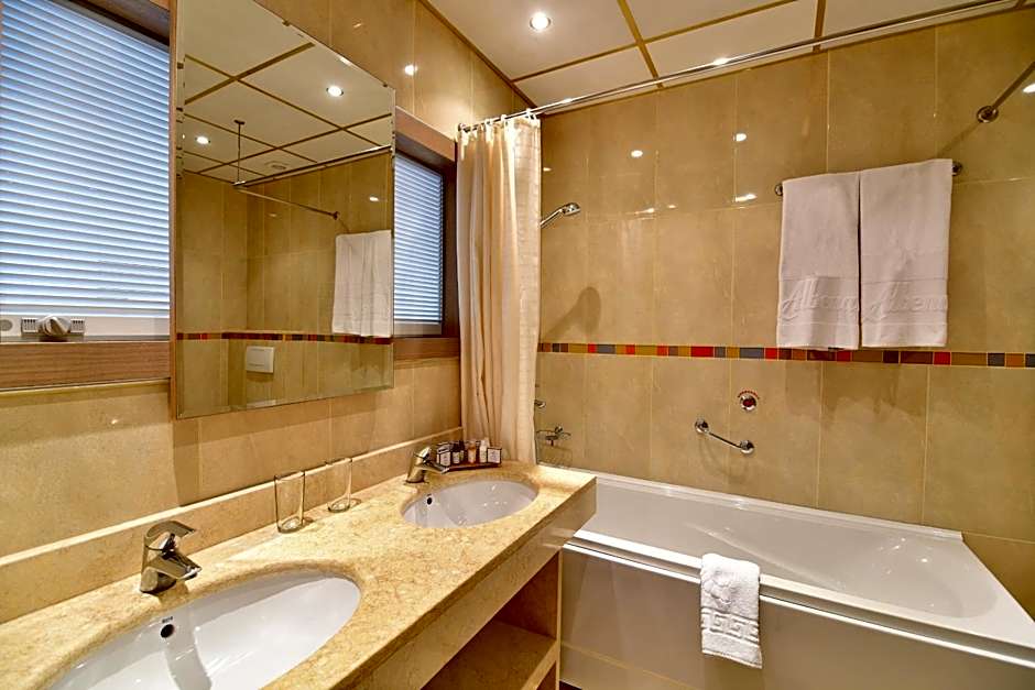 Flamingo Grand Hotel & Spa