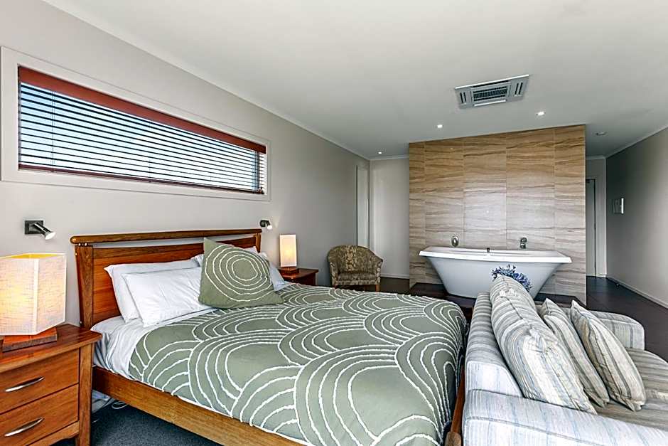 Captains at the Bay Bed & Breakfast