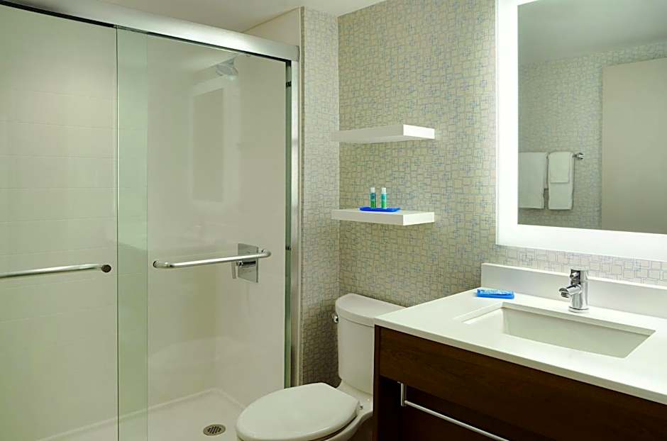 Holiday Inn Express Toronto Downtown By IHG