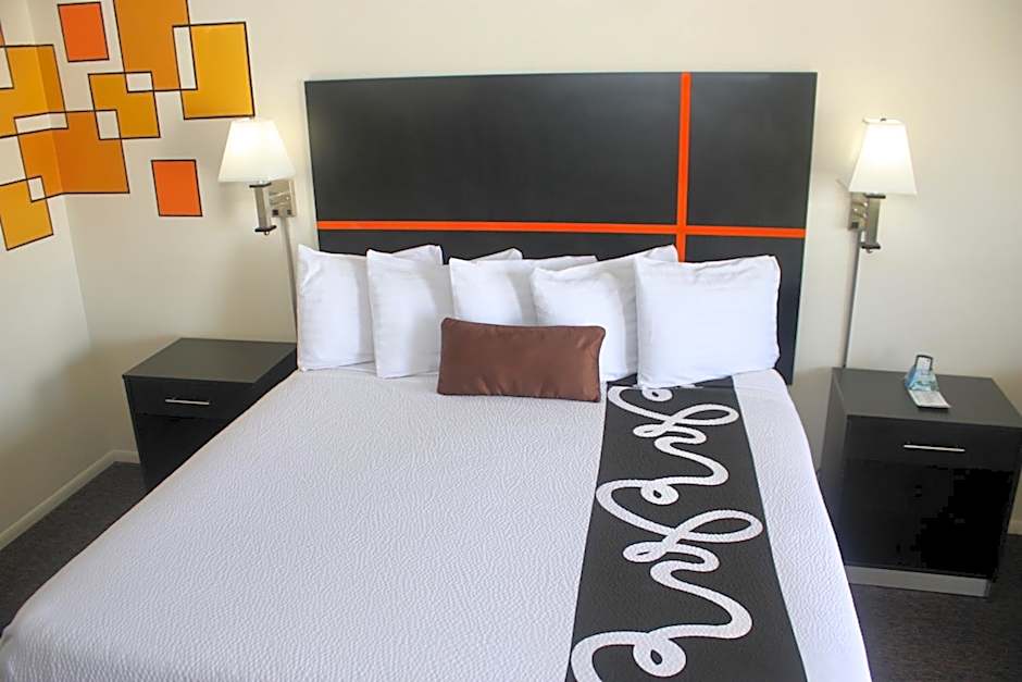 Chaparral Motor Inn