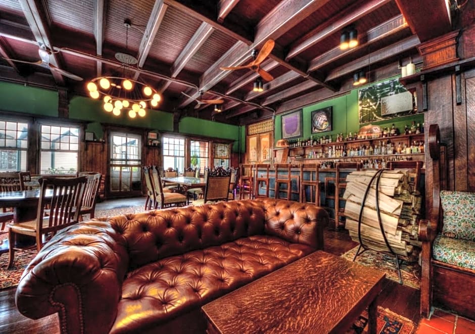 Apple Tree Inn