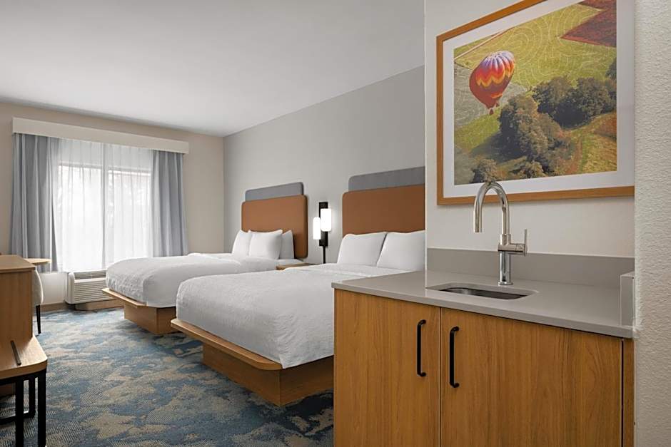 Hampton Inn & Suites Ontario