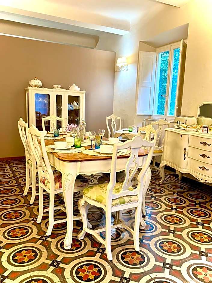 Villa La Dogana B&B di Charme - Historic Villa with a beautiful garden - private parking
