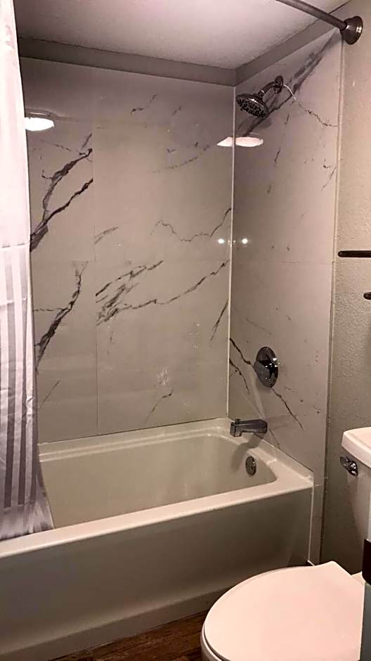 All Seasons Inn & Suites