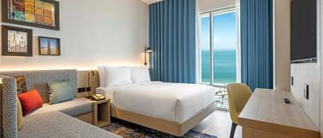 Queen Room with Sofa Bed - Non-Smoking