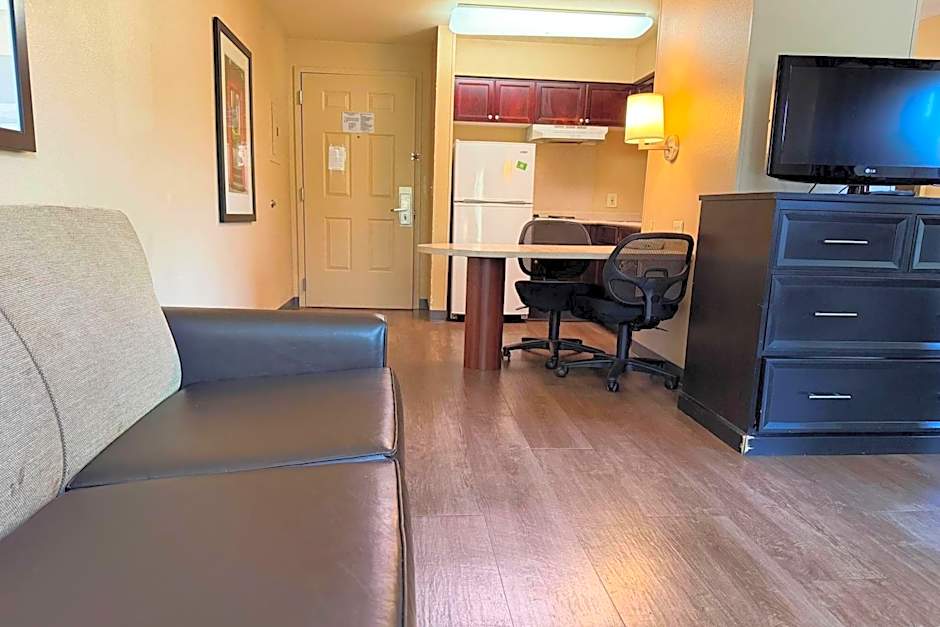 Hawthorn Extended Stay by Wyndham Irving Las Colinas