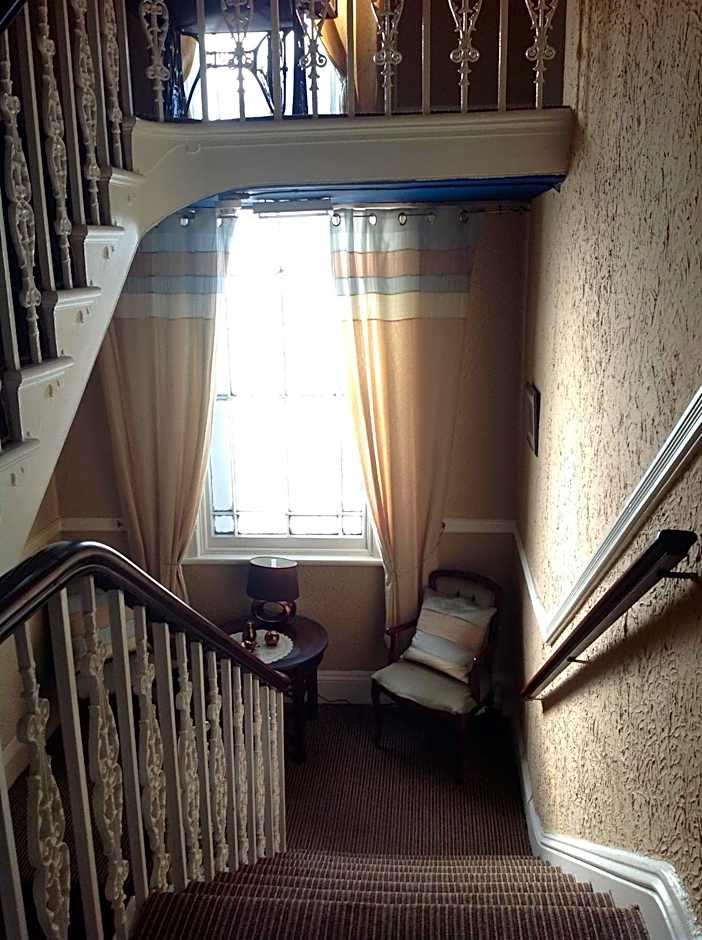 Balmoral Lodge Hotel