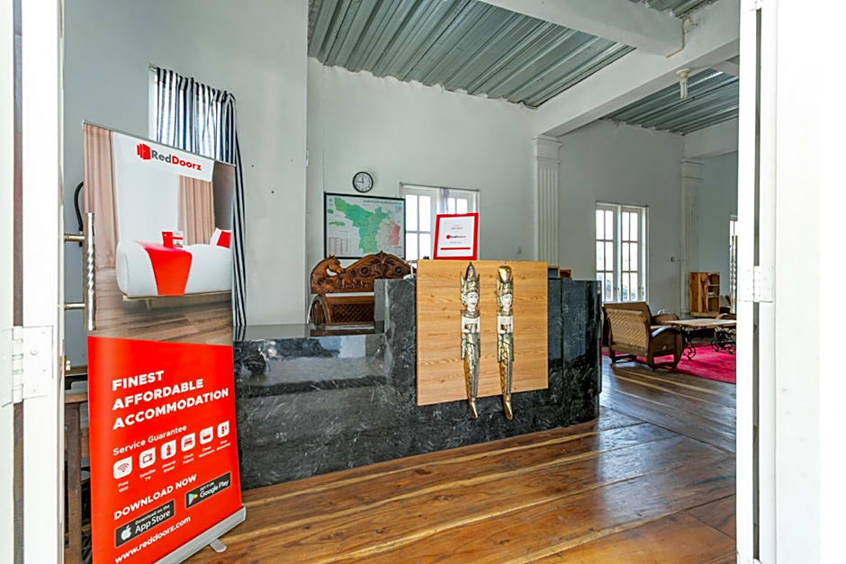 RedDoorz near Grojogan Sewu Tawangmangu