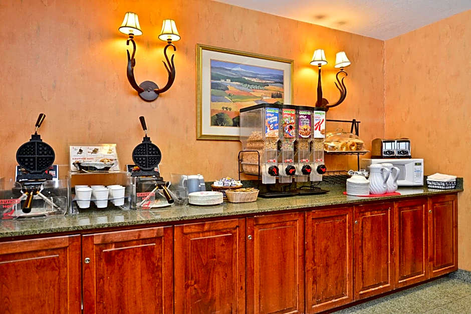 Ramada by Wyndham Kent Seattle Area