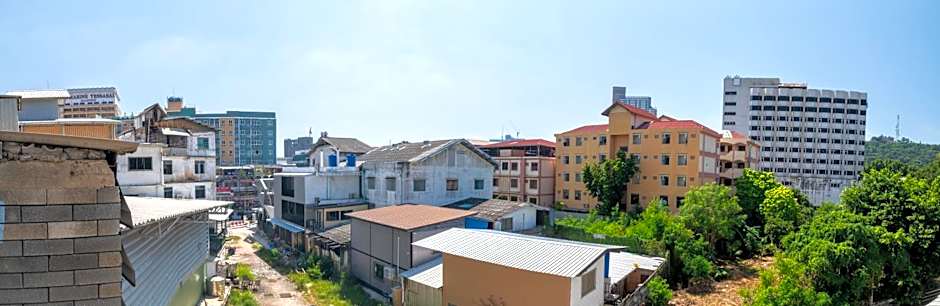 Abunawas Merry Inn at Walking Street