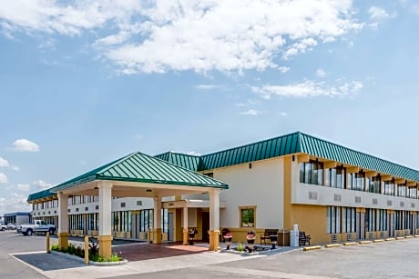 Howard Johnson by Wyndham Gillette