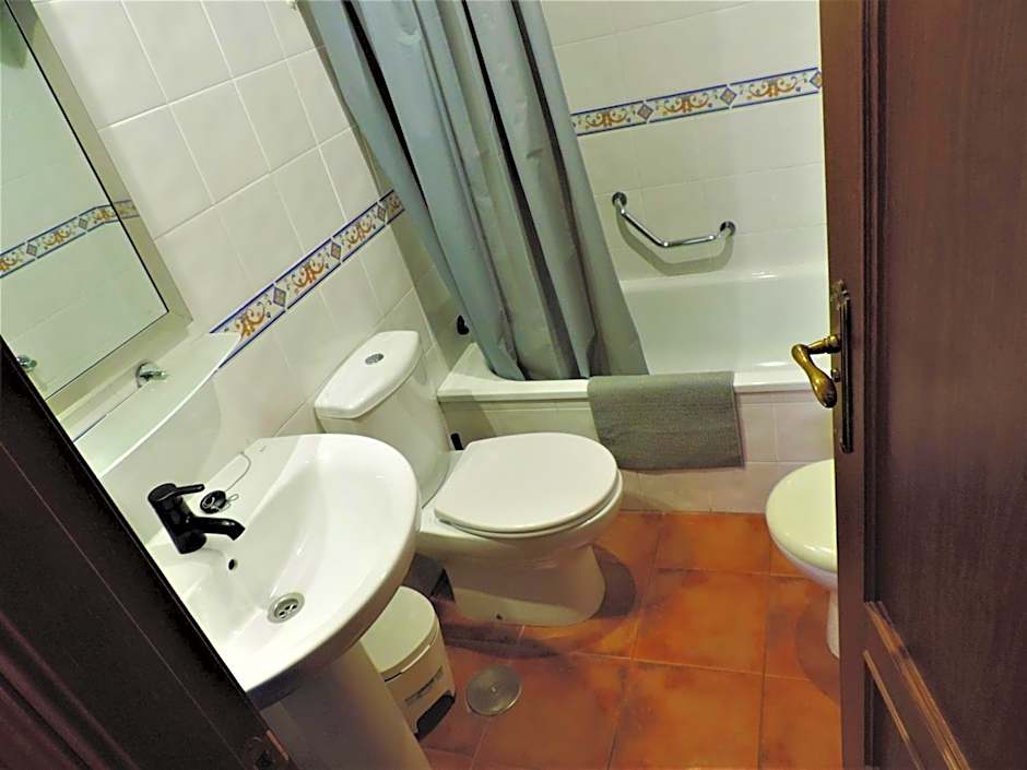 APARTAMENTOS CASERIA DE COMARES