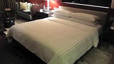Deluxe
