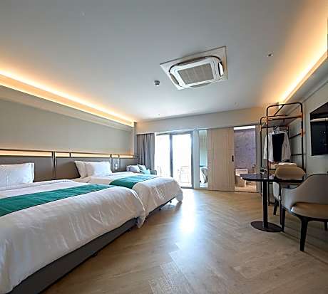 Twin Room with City View