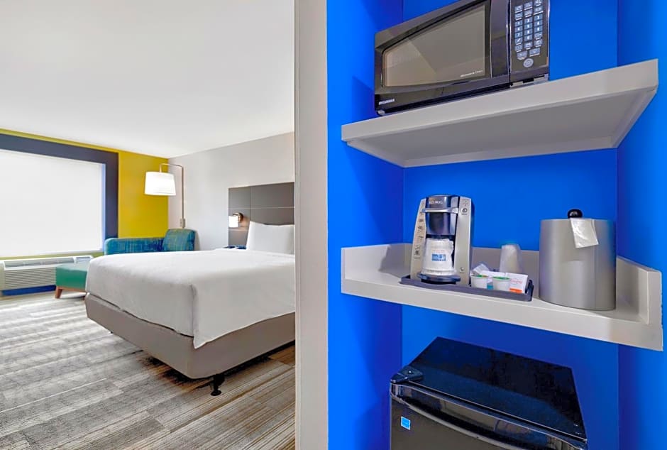 Holiday Inn Express Hotel & Suites Kansas City - Grandview By IHG