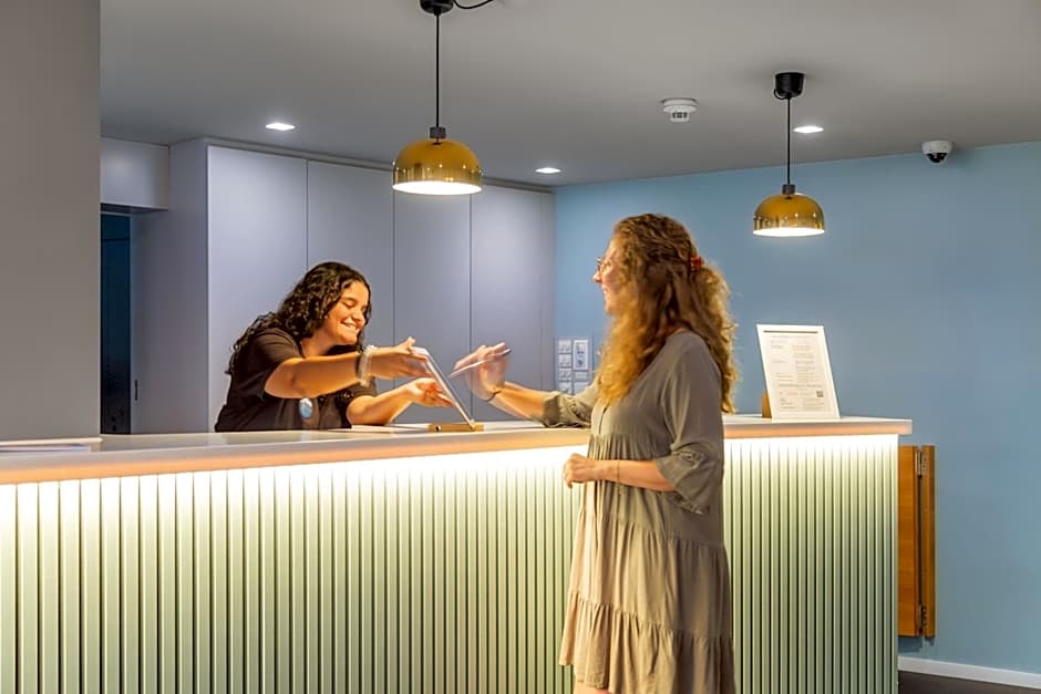 Hotel Marta - 1950's architecture in Zurich's vibrant old town, near main station