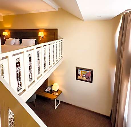Duplex Suite Mosque View