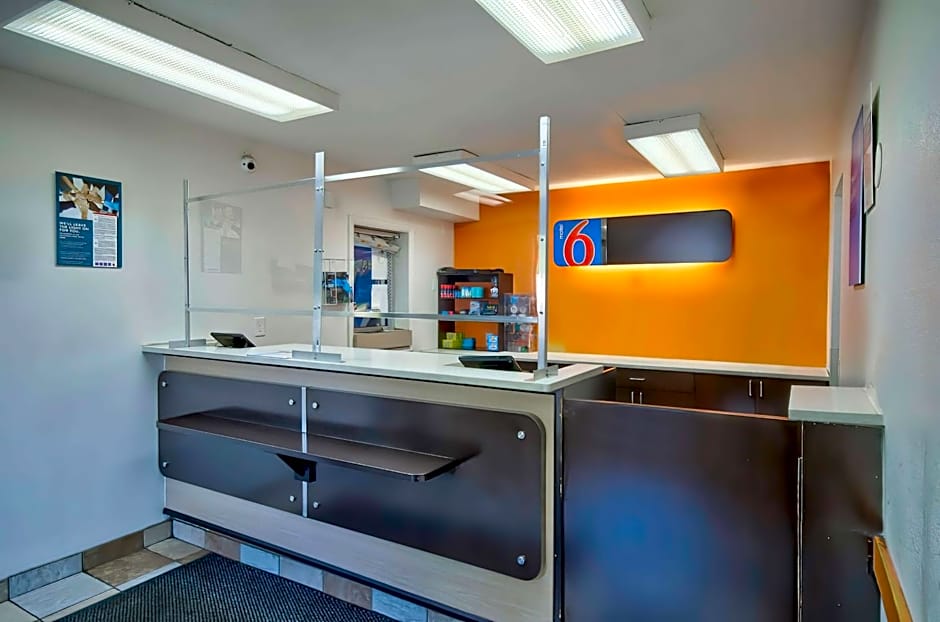 Motel 6-Warren, MI - Detroit East