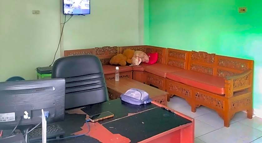 OYO 1804 Guest House Oema'h Opa