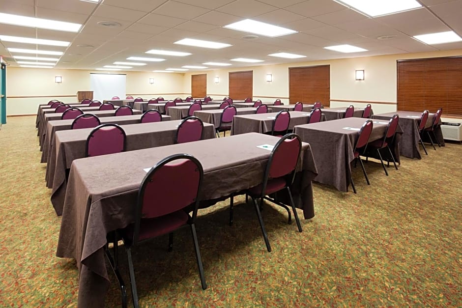 Country Inn & Suites by Radisson, Bismarck, ND