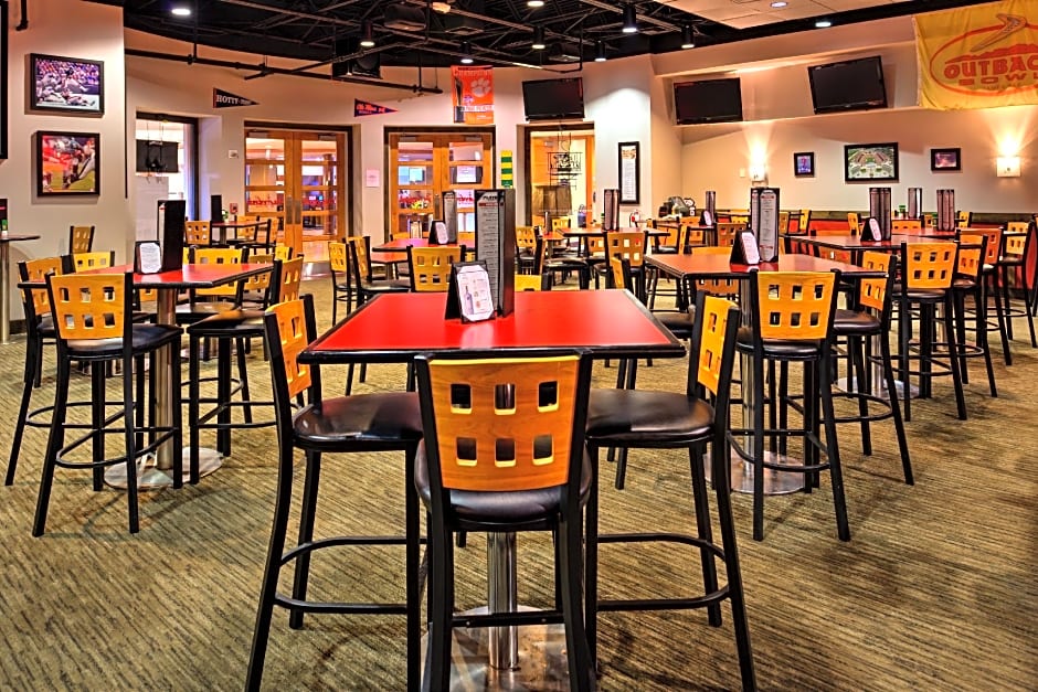 DoubleTree by Hilton Hotel Tampa Airport-Westshore