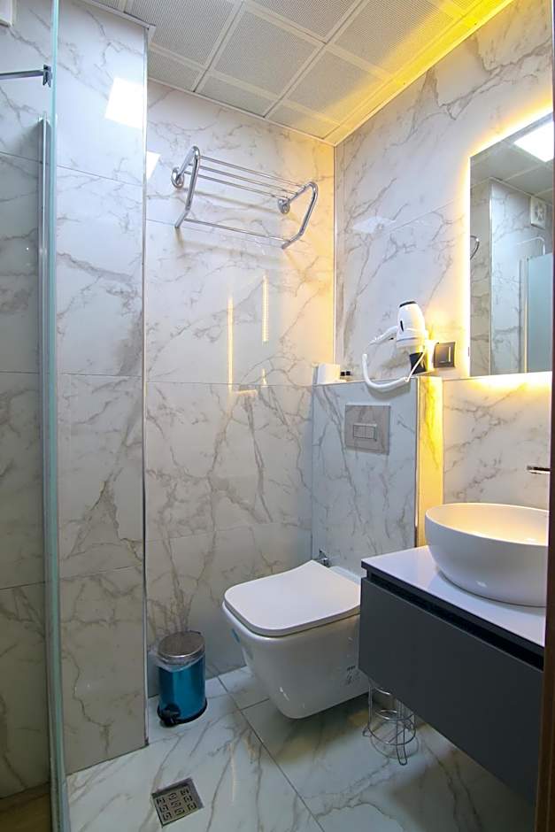 Grand Zara Hotel