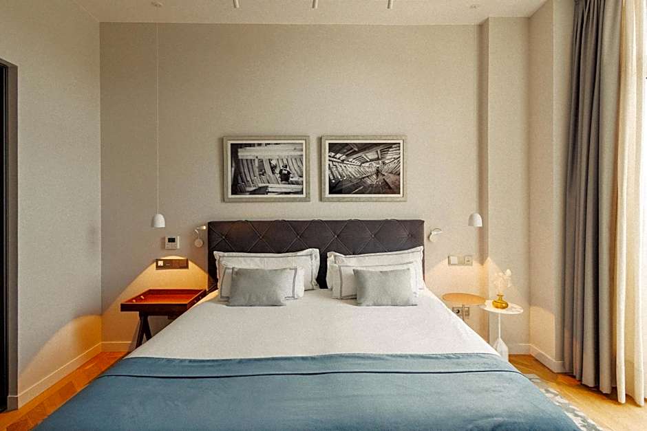 Lasala Plaza Hotel - Adults Only