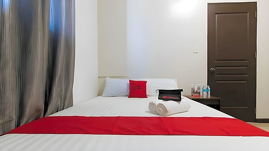 RedDoorz @ Golite Washington