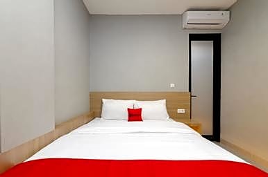 RedDoorz Plus @ Kedaton Lampung
