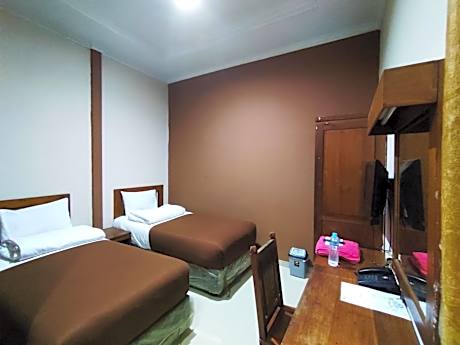 Double or Twin Room with Private Bathroom