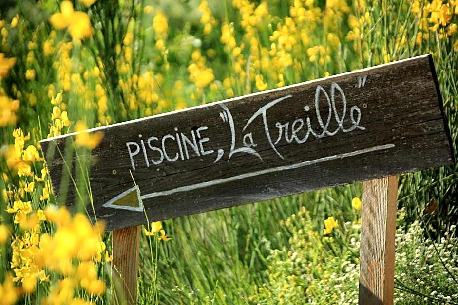 La Colline des Ocres Village de vacances 3 étoiles