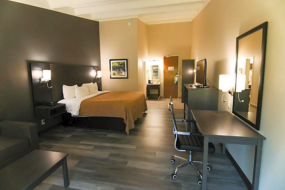 Quality Inn & Suites Danbury near University