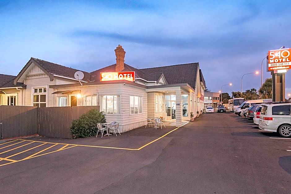 540 on Great South Motel