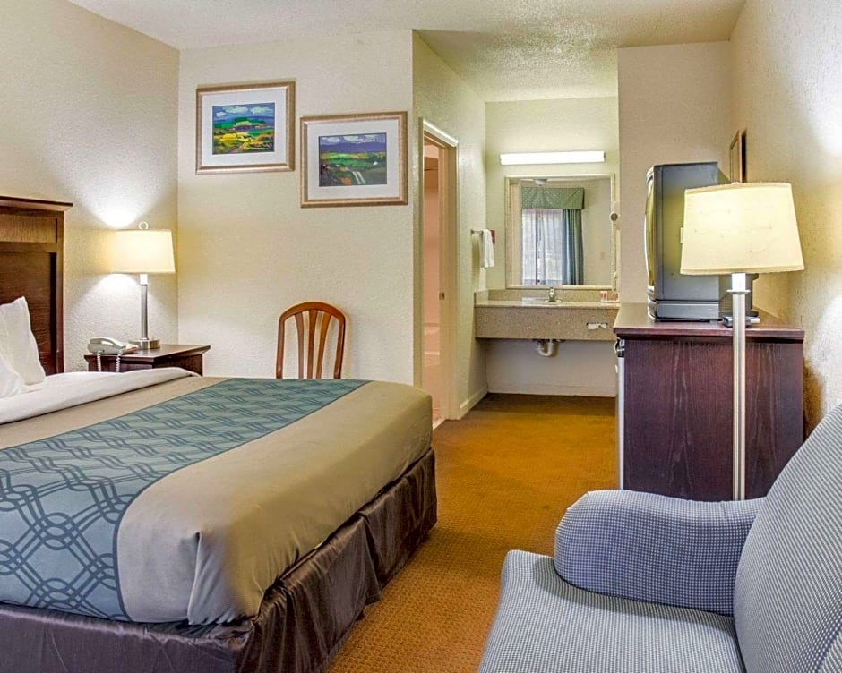 Quality Inn & Suites Suffolk West