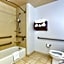 Hampton Inn By Hilton & Suites Pittsburg