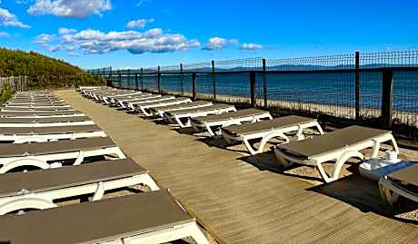 Apartment with Pool View